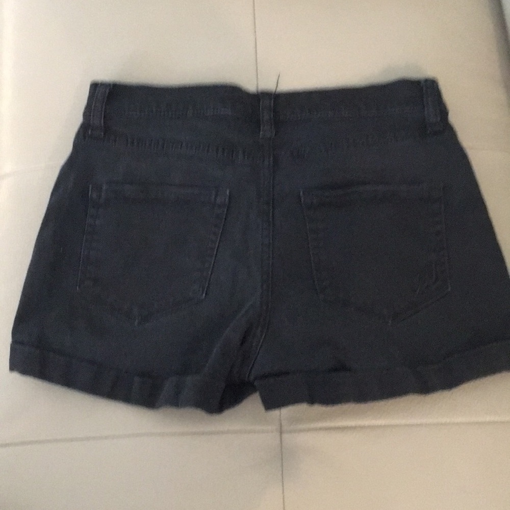 Express shorts. - Picture 2 of 6